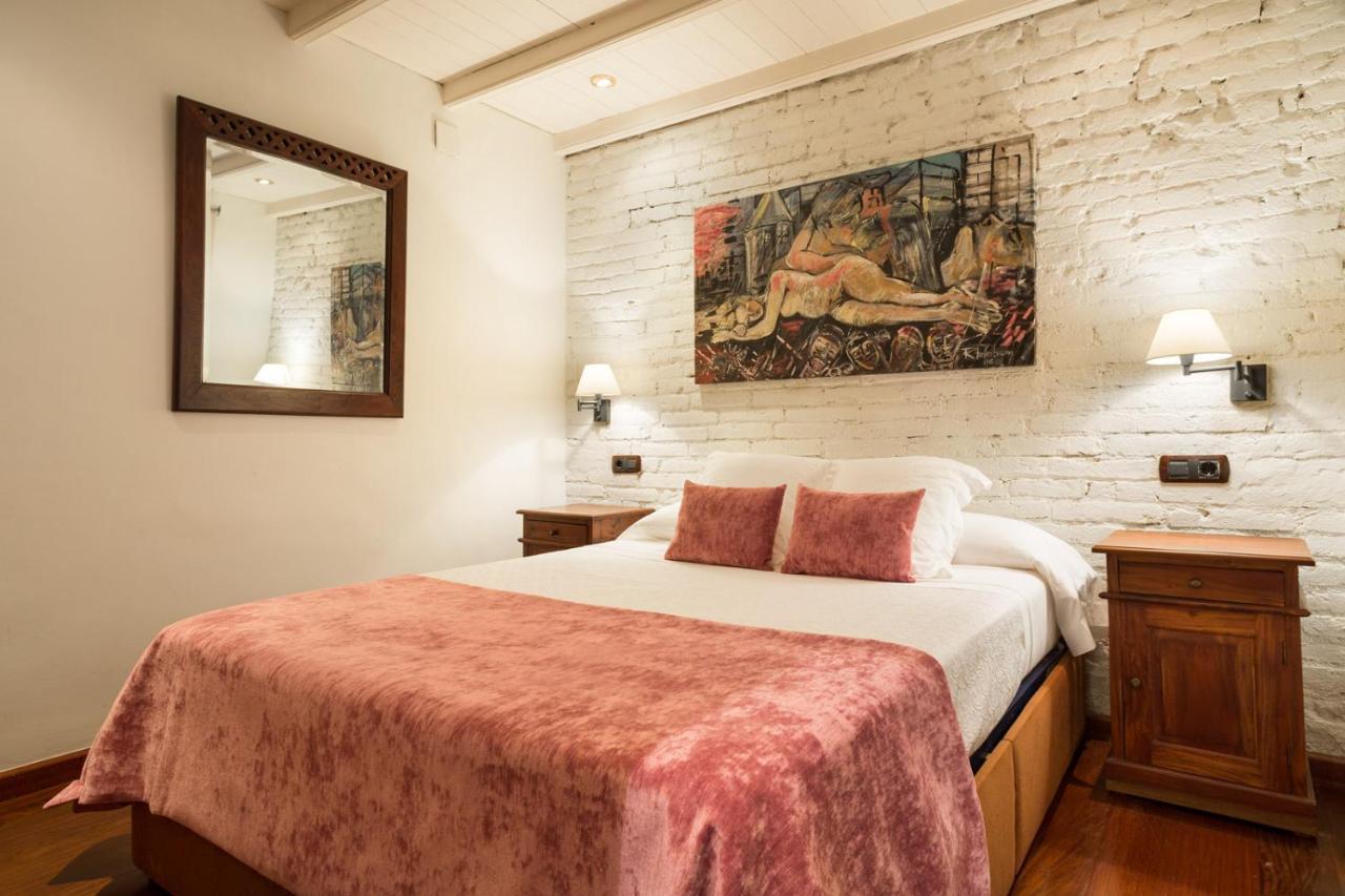 Stay U-Nique Apartments Urquinaona Barcelona Bagian luar foto