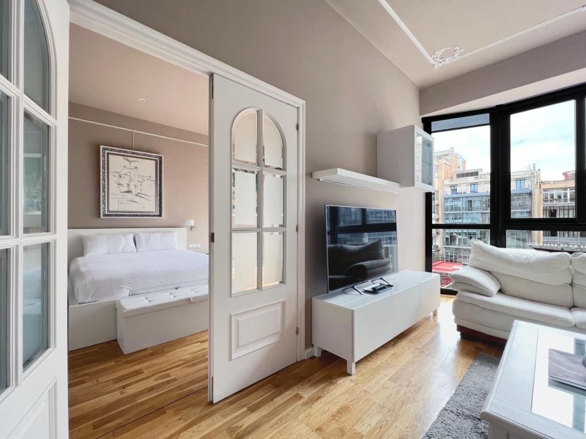 Stay U-Nique Apartments Urquinaona Barcelona Bagian luar foto