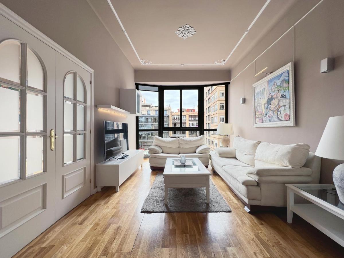 Stay U-Nique Apartments Urquinaona Barcelona Bagian luar foto